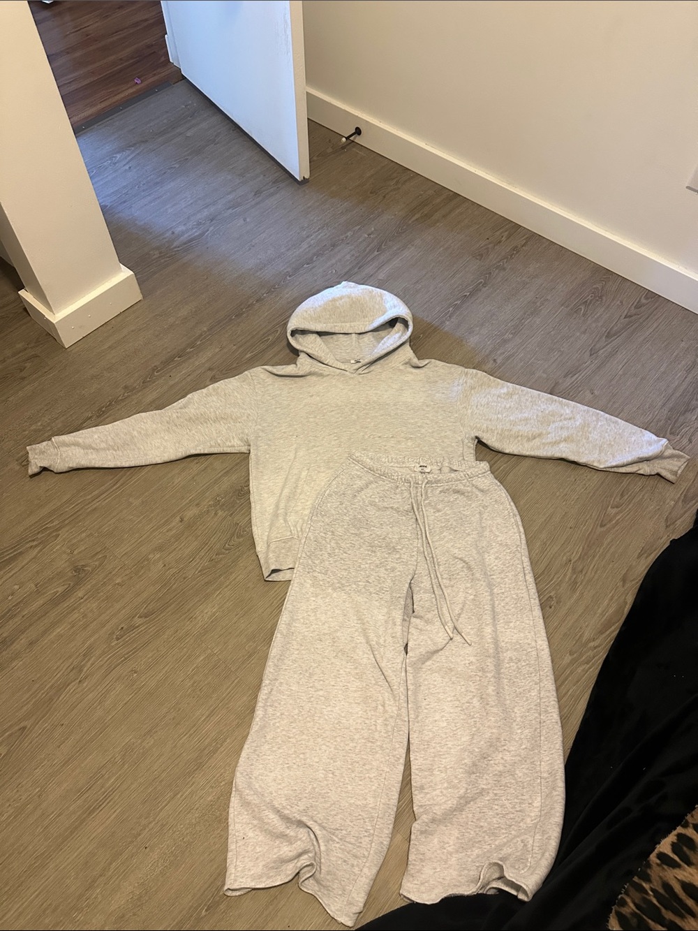 Ardene light grey sweatset with hemmed pants